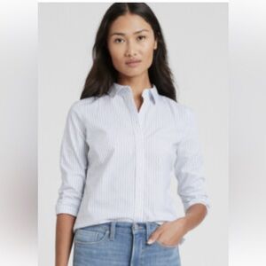Banana Republic size 12 tailored Riley cotton pinstripe button down shirt. EUC